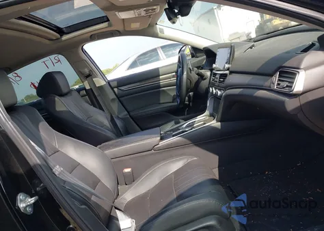 2018 Honda Accord Touring 2.0T from USA, damaged, VIN 1HGCV2F94JA012939